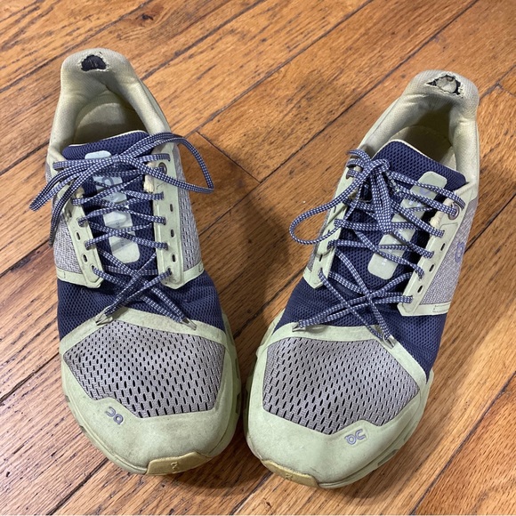 On Cloudstratus Running Sneakers in Pistachio/Grey Size 10.5 - Picture 2 of 11